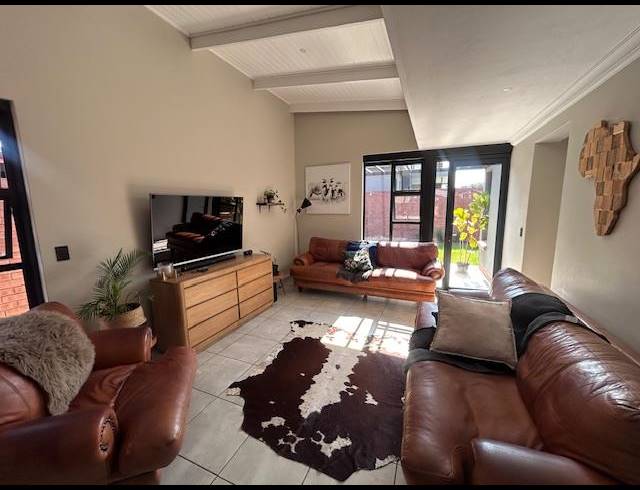 3 BEDROOM HOUSE FOR SALE IN SIX FOUNTAINS RESIDENTIAL ESTATE